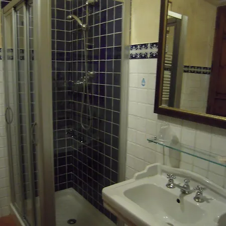 Alojamento de Acomodação e Pequeno-almoço Palazzo Al Torrione 2