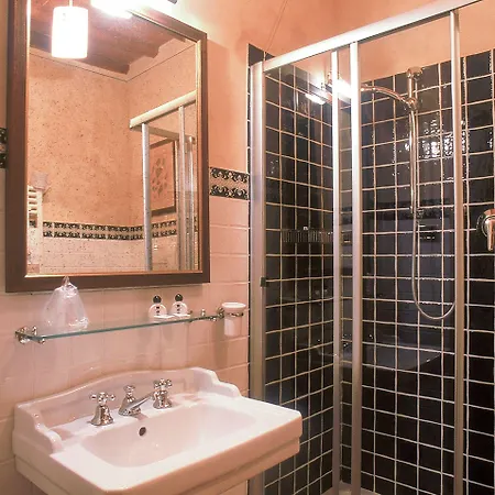 Alojamento de Acomodação e Pequeno-almoço Palazzo Al Torrione 2