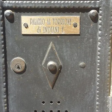 Alojamento de Acomodação e Pequeno-almoço Palazzo Al Torrione 2 4*