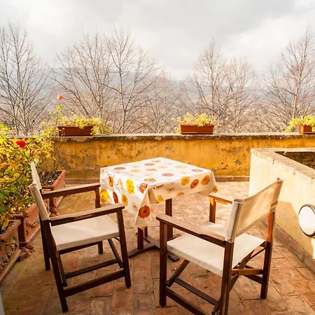 Alojamento de Acomodação e Pequeno-almoço Palazzo Al Torrione 2 San Gimignano