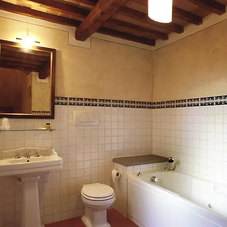 Alojamento de Acomodação e Pequeno-almoço Palazzo Al Torrione 2 4*